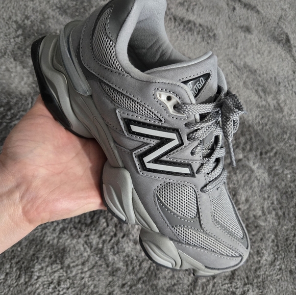 New Balance 9060 Shadow Grey Size 6 Men Womens 7.5 Worn Once Like New. No Box - Picture 9 of 11
